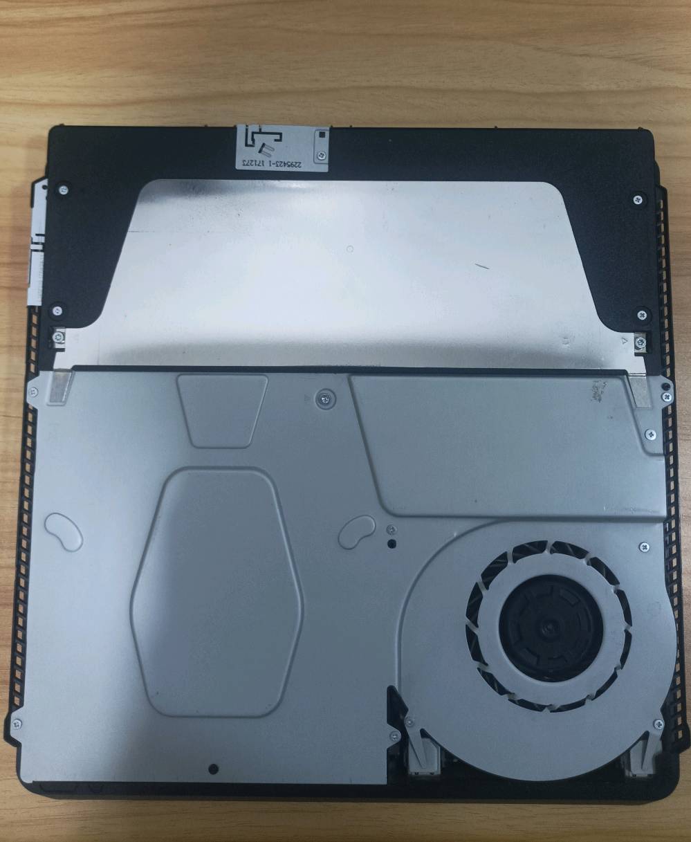 النجف/ كوف/ شارع المعمل سمنت
البلي سلم/ يجي كامل ملحقات +جويستك عدد واحد
ما هو حجم التخزين الخاص بالجهاز؟: 
حجم التخزين 500G
هل يشمل أي ألعاب مرفقة مع الجهاز؟: 
يجي معاه اشتراك  لمدة(13/1) وتجي الالعاب محمله
ما هو موقعك الحالي لعملية الشراء؟: 
خاص علمود ادزلك لوكيشن
هل هناك ضمان على الجهاز؟: 
ااكو ضمان لمدة 2ايام فقط
هل السعر قابل للتفاوض؟: 
السعر غير قابل للتفواض