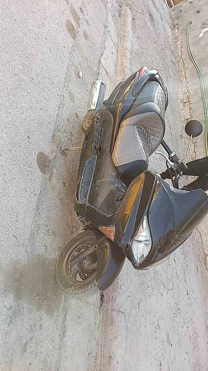 للبيع 08. عميه  نقصهه جاملغ خلفي + مجمع سلف  فقط ادامه لمنضومه البانزين مكان بياع الشرطه الرابعه  سعره 600 قفل *********** واتساب فقط  تحياتي للجميع
