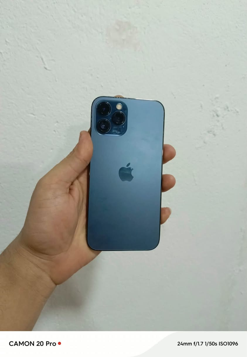 السلام عليكم أيفون 12بروماكس سعر375الف للبيع فقط ذاكرة256 مبدل شاشة+بطارية عنوانى كركوك رقم موبايل-***********
