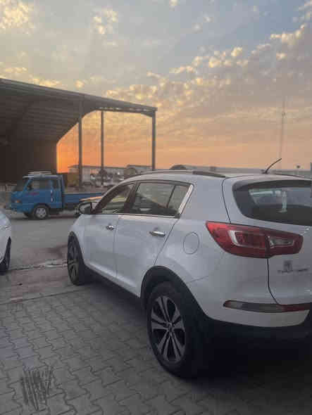 سلام عليكم اسبورتج موديل 2011 كفالة عامة فقط جمالخ الامامي شي قليل موصفات فول من عدة البصمة 
عايزة نواقص السيارة متروكة 8اشهر مكينة صارها 15 يوم من مشدودة مكلف بل النشر الرقم *********** السعر 136
