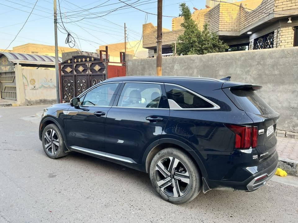 السلام عليكم ورحمة الله
اخواني الاعزاء 
سورنتو 2023 sx prestige  هايبرد 
السعر 25000$ (250) ورقة وبيها مجال للطيبين 
محرك 1600 تيربو 258 حصان
لون نيلي 
الداخل اوف وايت
ماشية50000الف كيلو قابل للزيادة 
المواصفات 
اربع كامرات محيطية 
تدفئة تبريد المقاعد الامامية 
وتدفئة المقاعد الخلفية 
كشنات vip منفصل 
كير ماوس
شفتات استيرن 
هاند بريك بصمة
رادار قراءة خطوط الطريق
رادارات امامي وخلفي وجانبي 
مانع تصادم امامي 
مانع تصادم خلفي 
قيادة ذاتية 
التدخل في حال انحراف السيارة عن المسار 
حساس تحذير في حال فتح اي باب للسيارة وهناك سيارة قريبة 
عدادات دجتل وتفتح كامرة بالعدادات عند الاشارة 
تبريدها خير من الله ثلج 
مستوردها على ايدي دخول شهر السابع 2024 
كصيتها ماشية 5000 كيلو متر 
وبيها هواي مواصفات 
صور الحادث مرفقة بالمنشور 
تبديل جاملغ وصبغ بالباب وشوي التكمة فوك الجاملغ بدون ايرباكات وبدون دواخل مكفولة 
مصلحة تصليح درجة اولى يم سمكرة الحاج محمد المندلاوي 
مكان السيارة الانبار - الحبانية
***********
متواجد  واتساب واتصال بالخدمة
واعتذر عن الاطالة 
تحياتي لجنابكم
