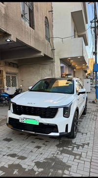 كيا سورنتو 2025للبيع فول مواصفات 6 سلندر بانوراما صمة تشغيل عن بعد ويل...