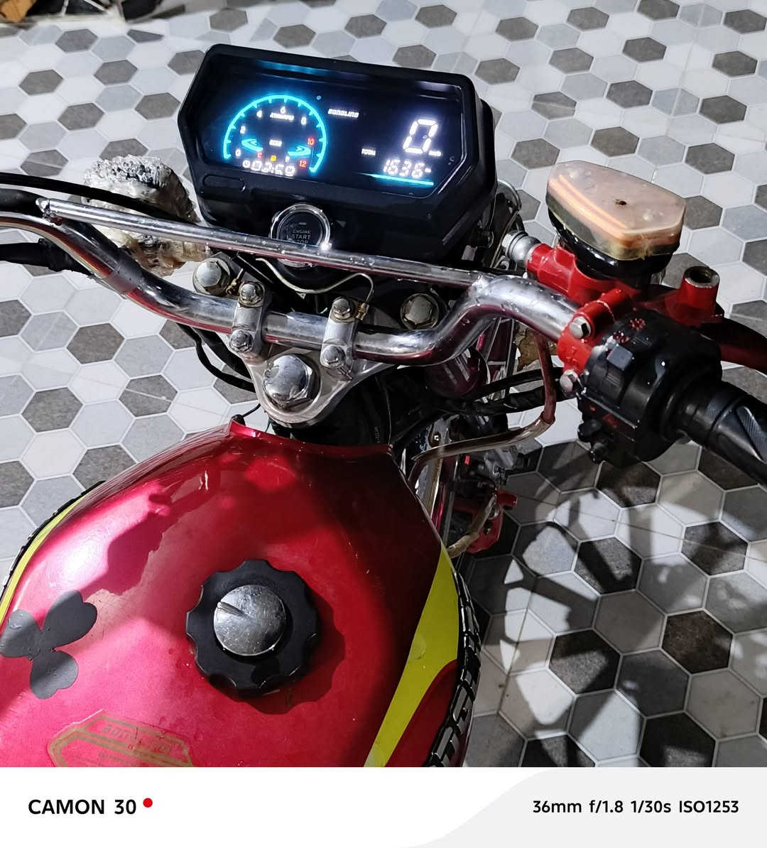 لبيع دراجه5گير مديل 2024 مفوله للاخير ماناقصهه شي
تايرات نضاف فقط ويل امامي بي عواج قليل يتعدل يكلف 10 الاف دشبول الكتروني دراجه جاهزه 
سعر 600 وبيهه مجال للطيبين 
رقم ***********
