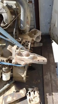 مكينة حفريه • شغالة • رينو