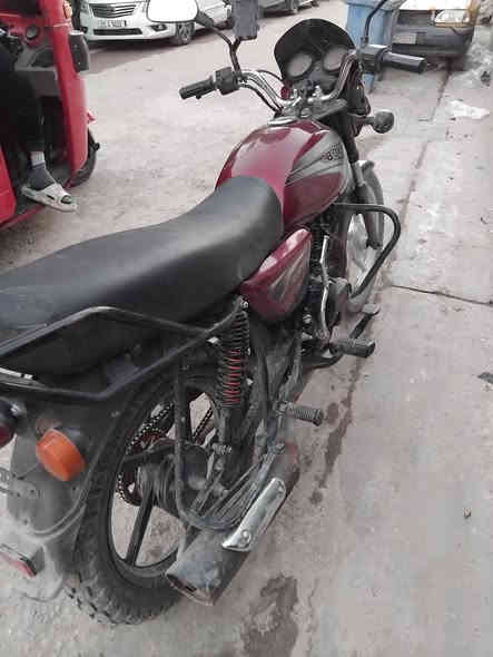 دراجه بوكس للبيع مديل ٢١ 
مكاني بغداد الشعب 
السعر ٧٥٠ وبيها مجال بسيط
استفسار ***********
