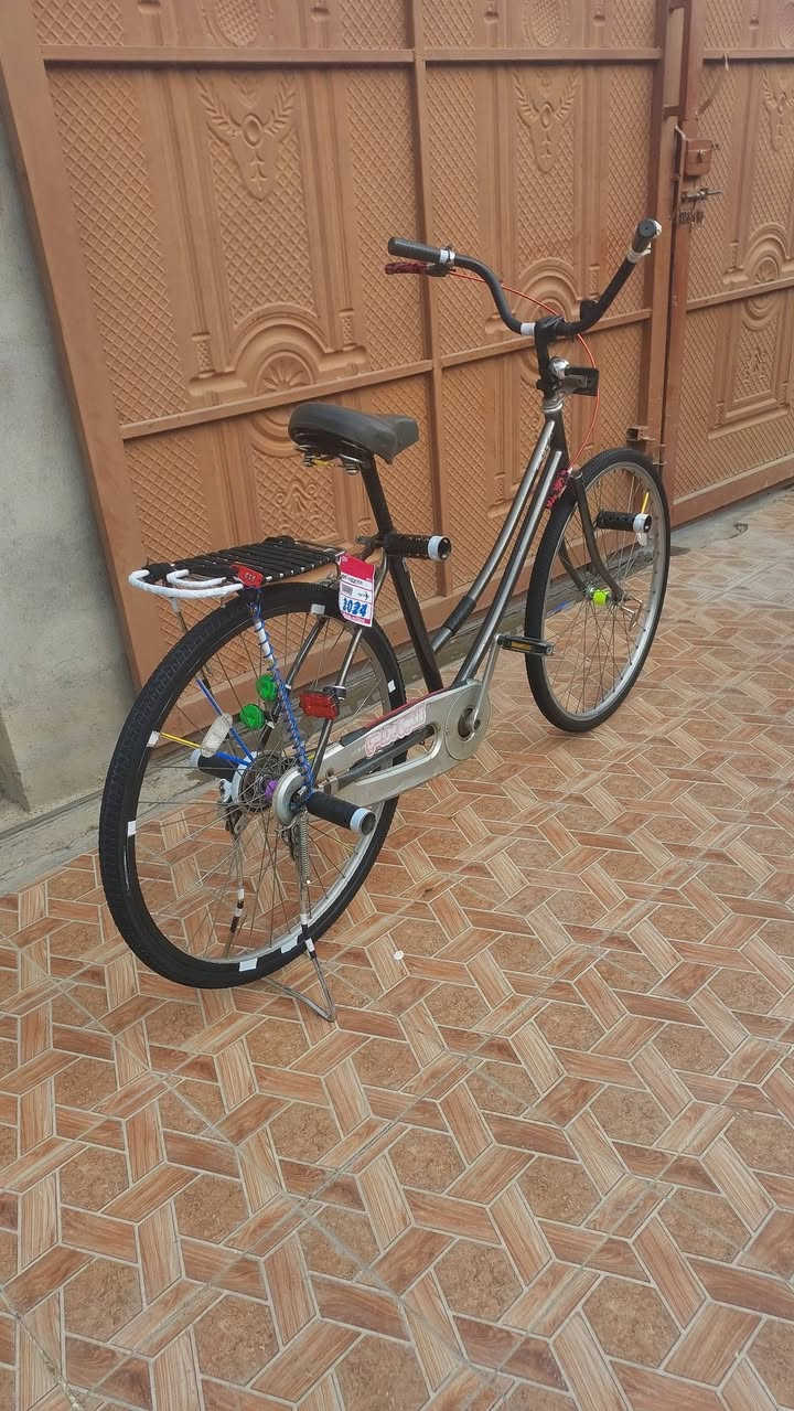 السلام عليكم بايسكل البيع حجم 26 ياباني شرط عل وضع البلادي مامبدل بي شي بس جوب نضيف ومرتب وياله عدله السعر ٨٥ قفل   الشراي يراسلني خاص او عرقم ***********
