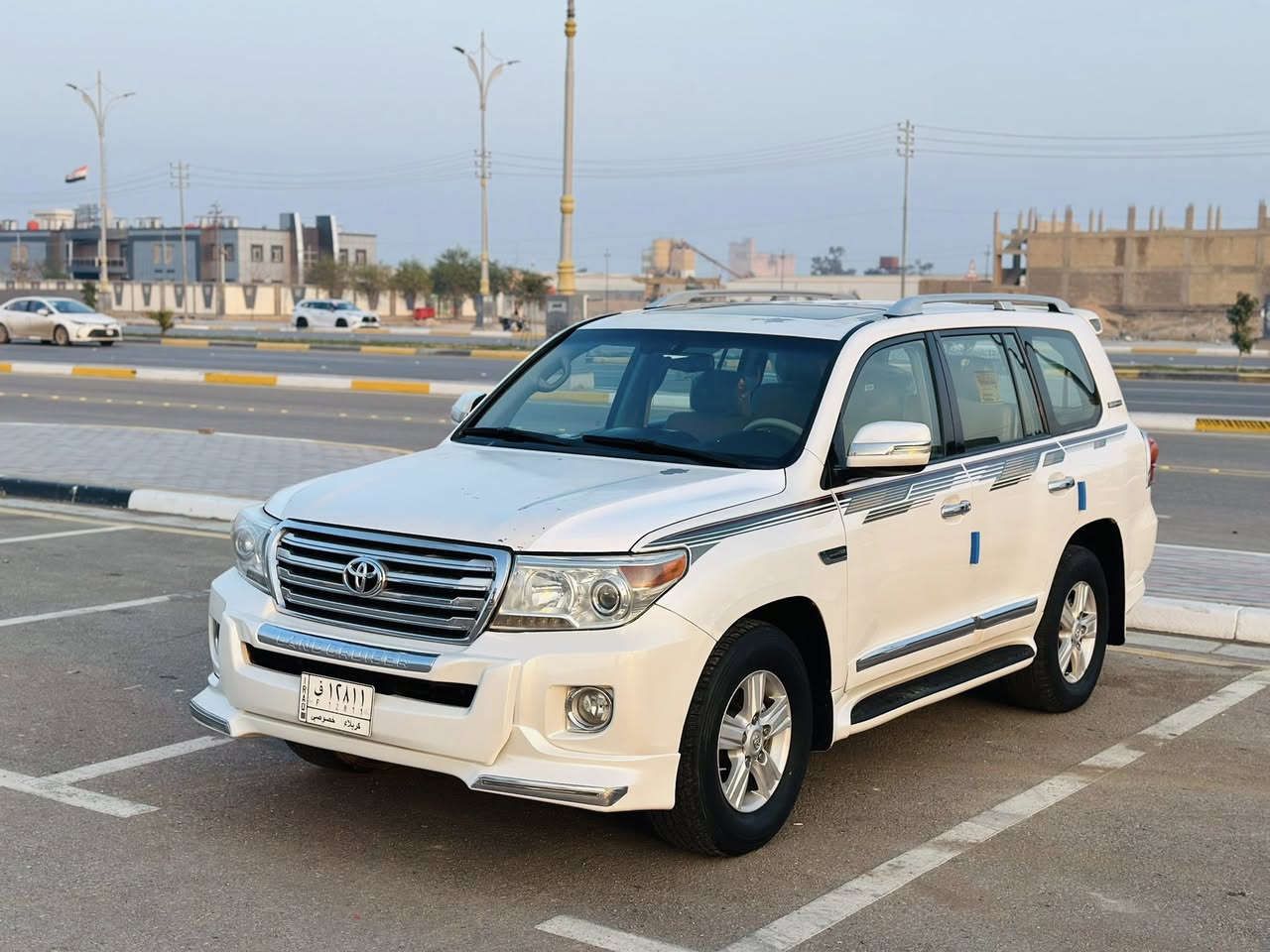 لاندكروز موديل 2009 السعر 268 قابل للتفاوض
للأستفسار ***********
بيها شبرين صبغ بدون ضربة والباقي مكفول 
السيارة فول مواصفات فتحه سقف بصمه تشغيل بصمة ابواب فور ويل شاشه حساسات كامره خلفيه كشنات جلد ثلاث قطع تبريد مكينه 6 سلندر ثلاجه 8 ايرباك مكينه وكير وحداديه مكفولات تبريد ثلج السياره ما ناقصها شي مكان السياره كربلاء المقدسه
