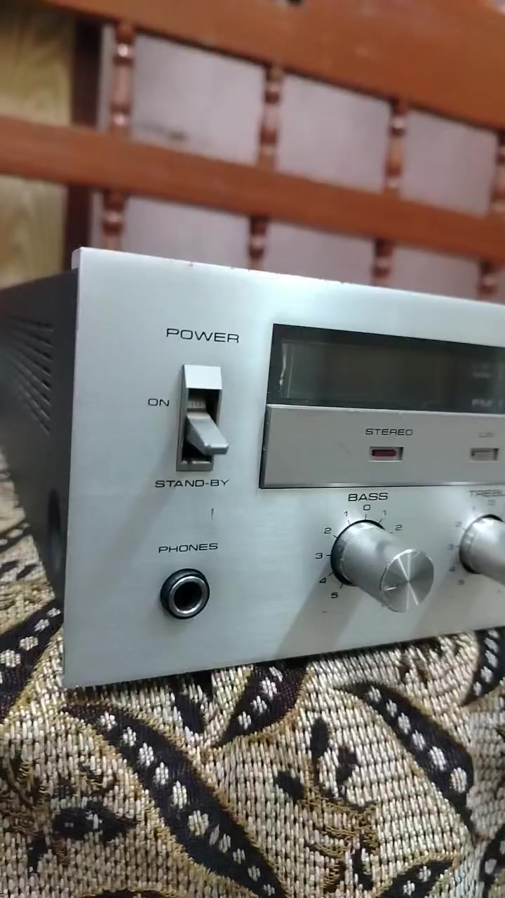 مكلف بالنشر...
مكبرصوت وارديو مدمج رسيفر ماركة بيونير العالمية موديل SX. 700L.الغني عن التعريف. السعر ١٢٥ الف.سماعات ماركة وايرفيلد انكليزي اصلي. السعر٣٥ الف.
راديو فيليبس FM فقط هولندي اصلي. السعر ٤٠ الف. ويوجد توصيل.للتواصل اتصال*********** او واتساب او تفضل خاص
