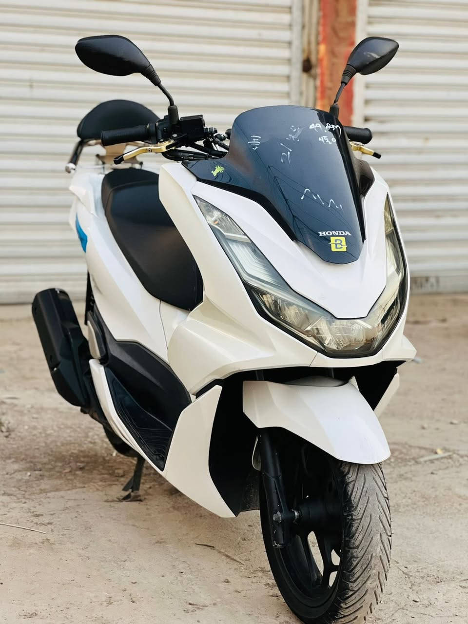 السلام عليكم
جيل رابع  2022  PCX

وارد كوري

كفاله عامة

اللون ابيض  صدفي  شذرة

حساس ازدحام

سبايدر اصلي

زوج تايرات مشلن اصلي

المكان بغداد المعامل   حي النصر

للاستفسار ***********  متواجد واتساب
