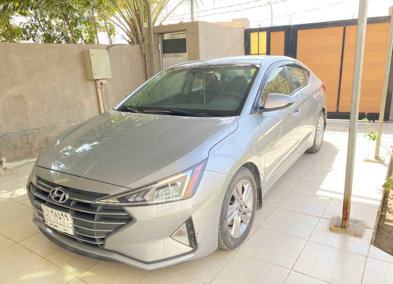 السلام عليكم 
النترا موديل 2020 رقم بابل مواصفات عاديه حادث خلفي جاملغ وجنطه ايرباك سليم السعر 135 وبيها مجال للاستفسار ***********
