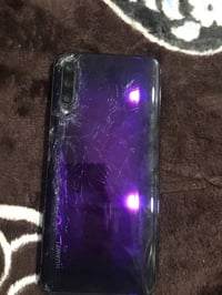 هواوي Y9s • ١٢٨ • ظهر يحتاج تبديل