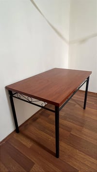 طاولات • ١٥ طاولة