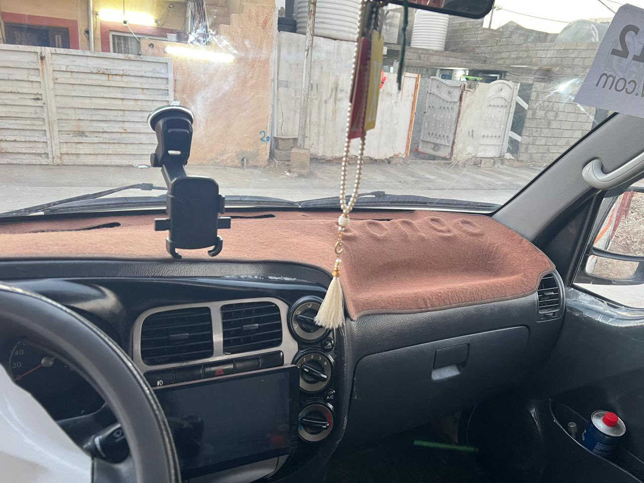 سلام عليكم كيا حمل للبيع موديل 2012 فحل عالي 4000 محرك كير مكفوله لا صرف لابخار طخم تايرات جدد داخل سياره نضيفه مكاني كركوك سعر 130 وبيها مجال الي يريد يستفسر يخابر على هذا رقم ***********
