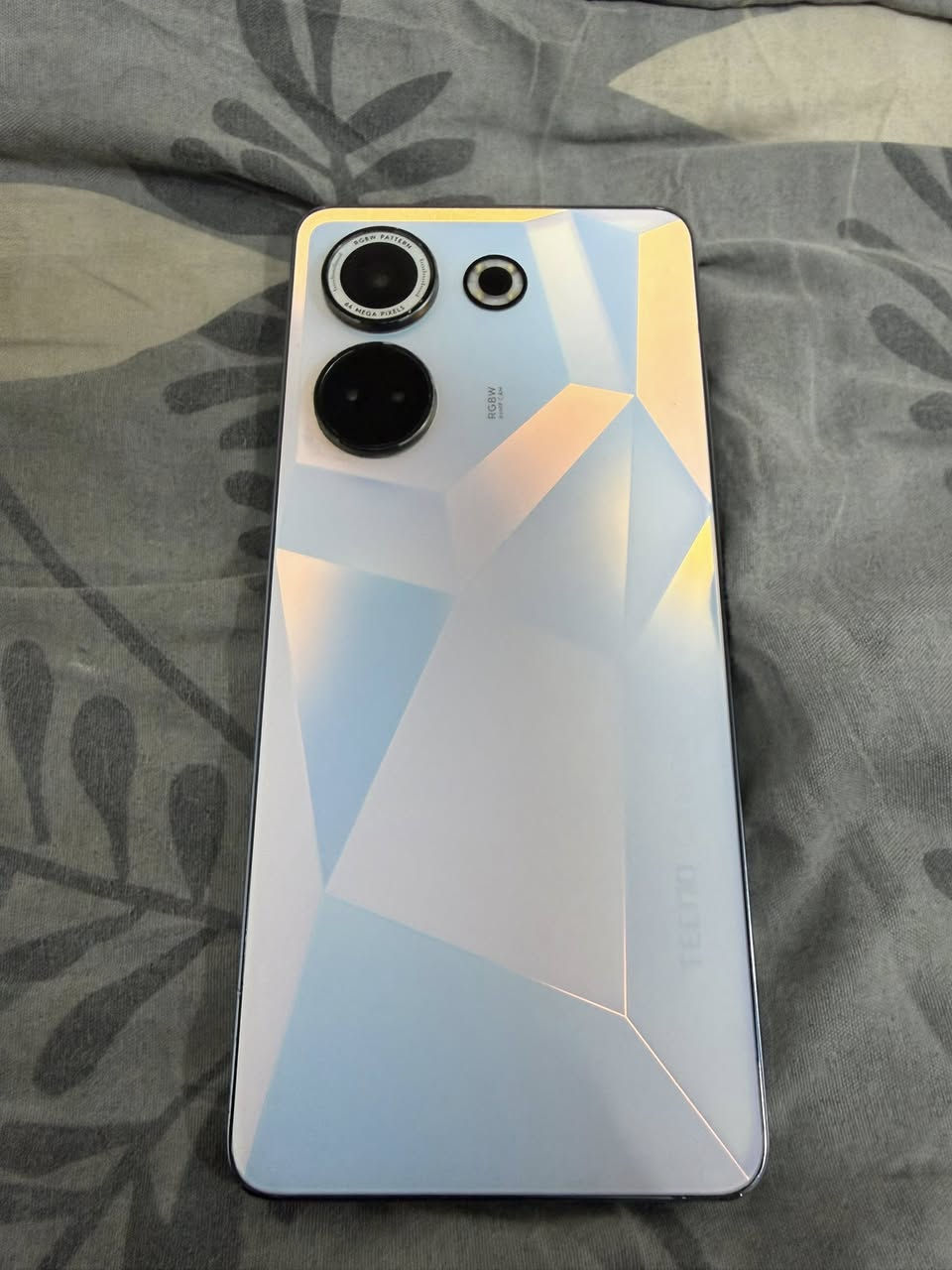 تكنو ٢٠ برو نضيف غراض ويه ٢٥٦ شويه شخوط بالشاشه فقط بالاصق ممبين من تخلي السعر ١٥٠ العنوان نجف حي الجمعيه ***********
