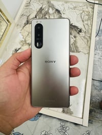 سوني ٥ مارك ٣ • ١٢٨ جيجا رام ٨ • شاشة ١٢٠ هرتز