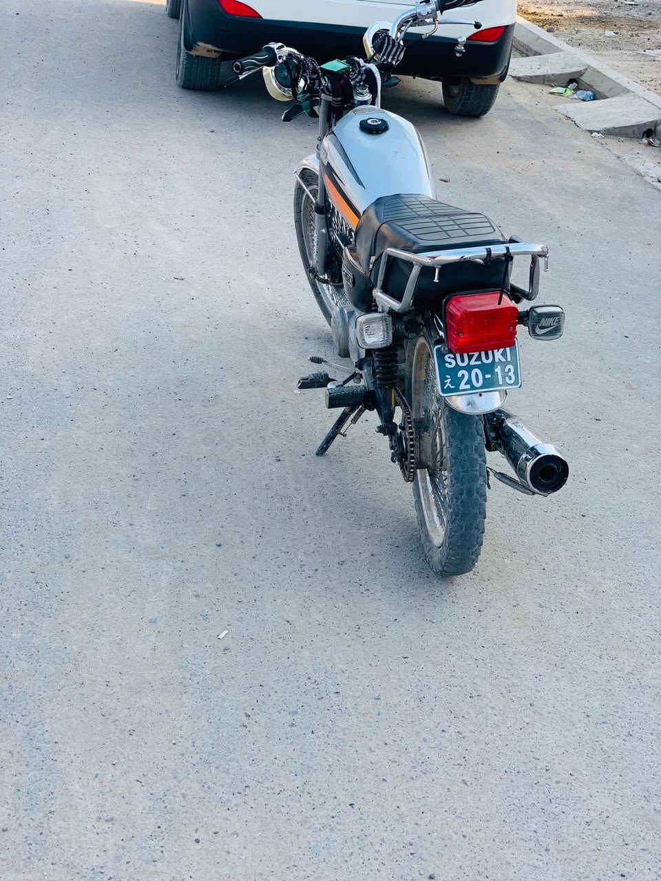 دراجه ارشا  للبيع شرط كلشي ماناقصها كهربائيات  شغاله كلها  مكينه فول فصله ومعدل *********** سعرها 250 قفل
