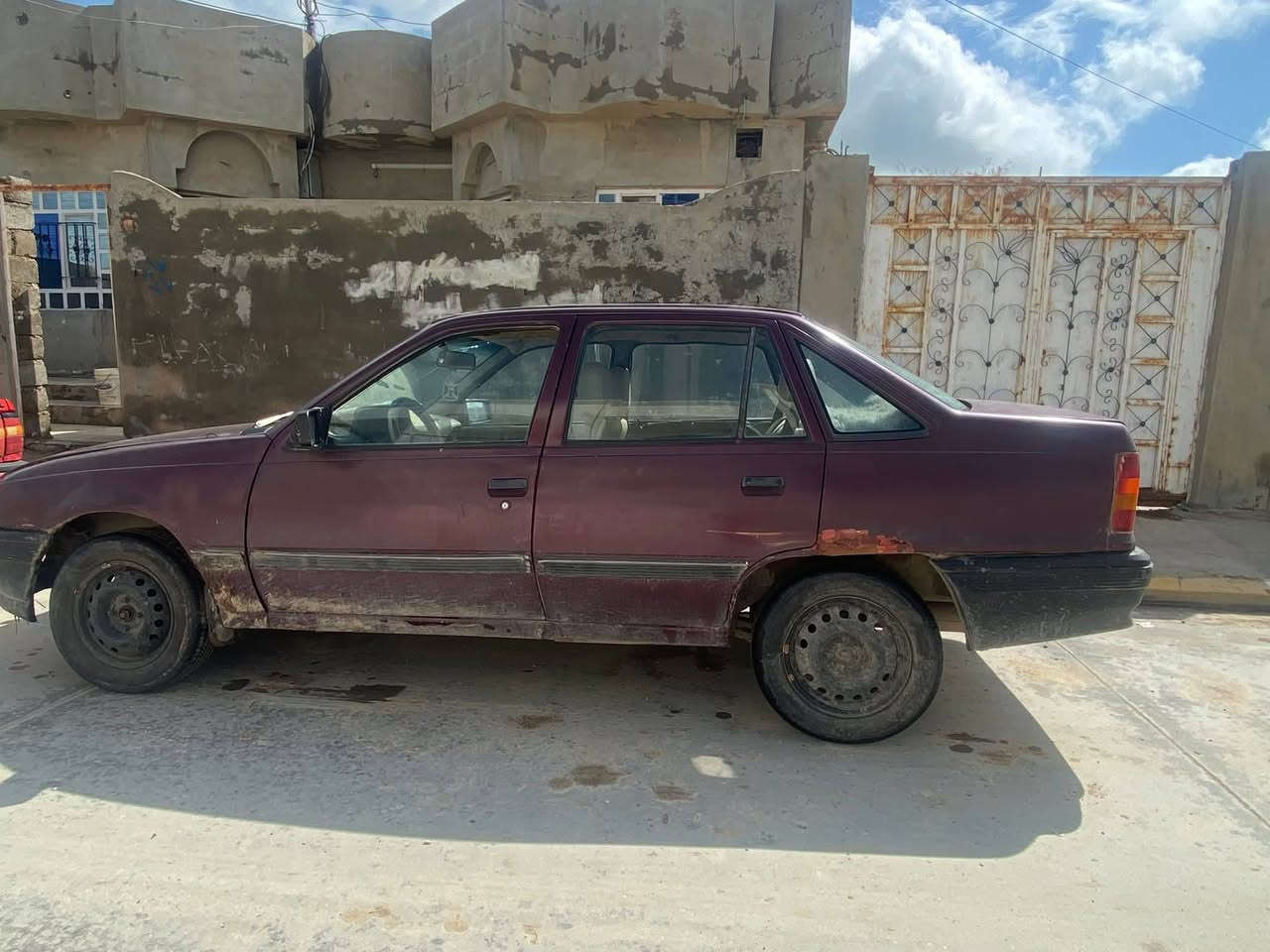 سيارة كاديت  رقم نينوى حجم 16 للبيع  نقد و اقصد سنويا جديد مع كاربون بانزين الاستفسار اتصل على هذا الرقم بي وتساب  ***********
