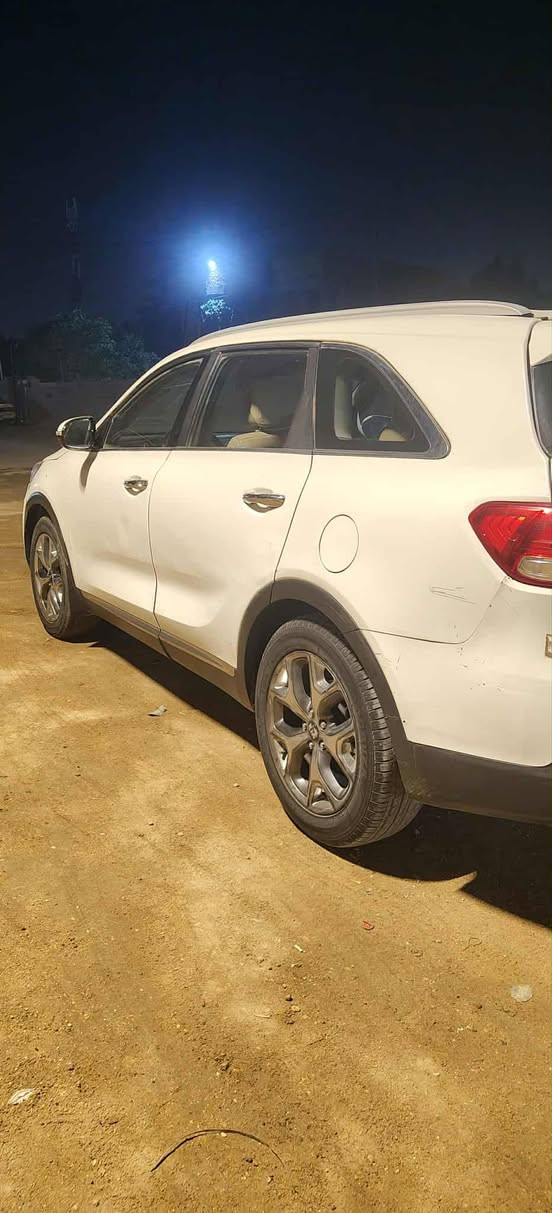 سورنتو موديل 16 خليجيه اربعه سلندر مصبوغه حزام متجايه تجوه خفيفه السعر130وبيه مجال للاستفار اتصل ***********
