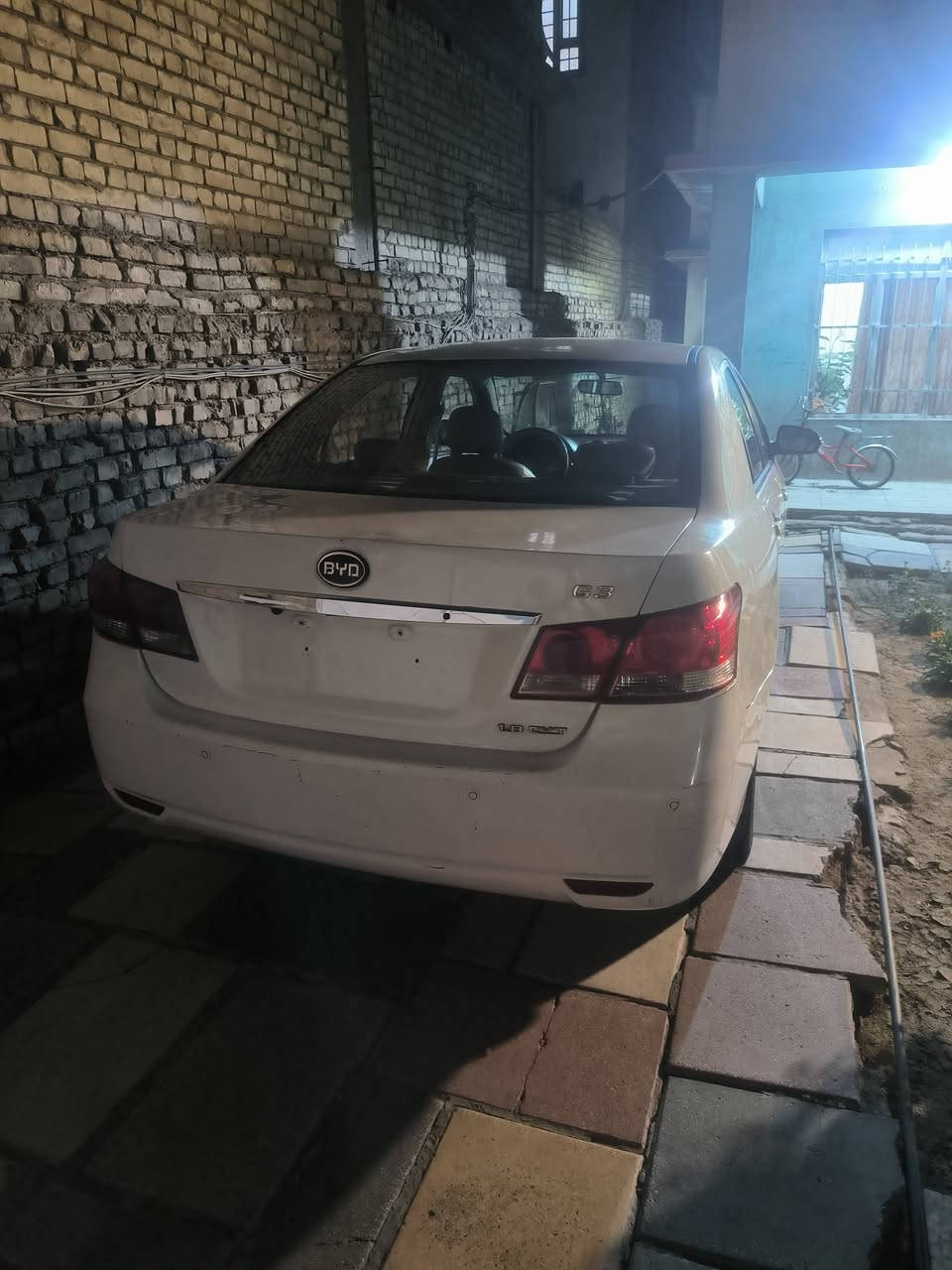 السلام عليكم 
BYD G3 2014 مزاد 
محرك وكير مكفولات شرط لاتنقيص ولاتبخير عليها ادامة كشرها نظيف كهربائيات كاملة نقصها بس غاز للتبريد سيارة مصروف عليها ترايك للبصرة شرط الترقيم مكانها بغداد مدينة الصدر او الامين سعرها 43 وبيها مجال للاستفسار 
***********
