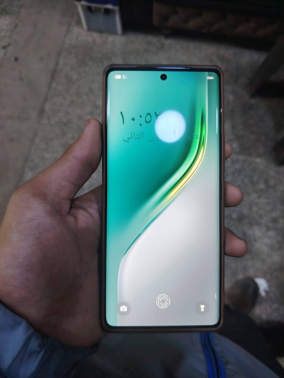 سلام عليكم موبايل تكنو كامون 40برو 5g 
رام 12+12 
ذاكرة 256 
كفر الجهاز الاصلي 
شاشة منحنية 
مقاوم للماء 
سعر خاص 
تواصل على رقم ***********
