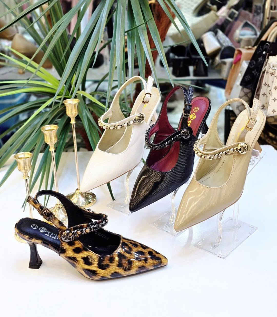 كعب روغان❤‍🩹
37-38-39-40-41


**إذا كنت صاحب هذا الإعلان وتريد حذفه لأي سبب، رجاءا أرسل رسالة إلى الدعم الفني**