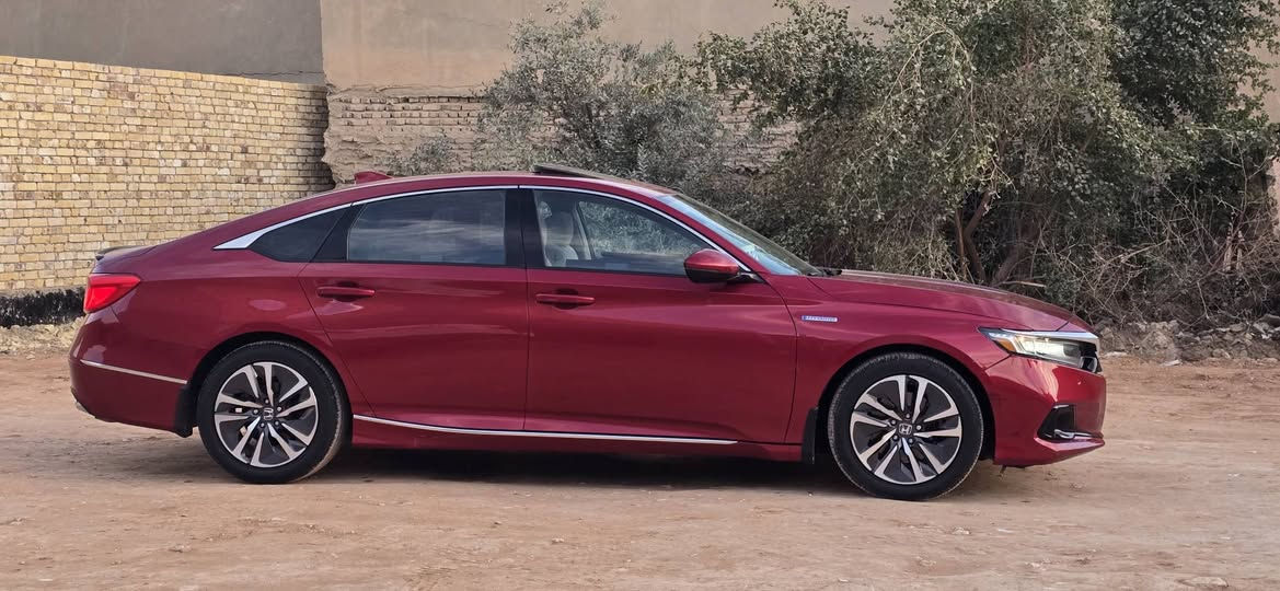 1/1 
2022 هايبرد بانزين
ضرر بسيط
الديوانيه 170
***********
