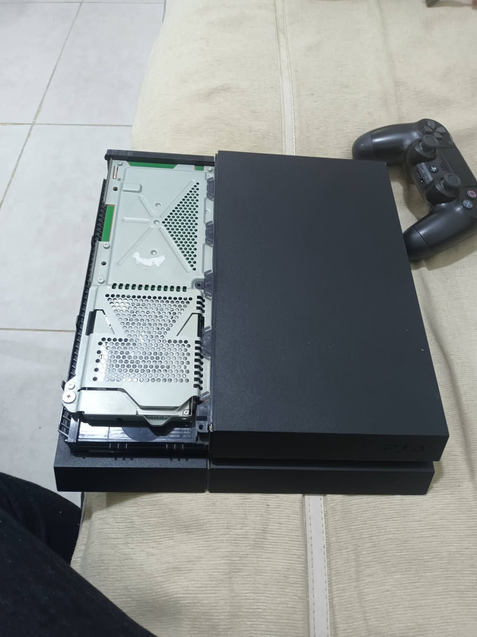 سلام عليكم بلي فور فات مهكر كامل ملحقات جوستك ٢ + يو بي اس + قرص فيفا بلي نضيف سعر 220 وبي مجال مكاني كربلاء التواصل خاص موجود وهاذا رقمي ***********
