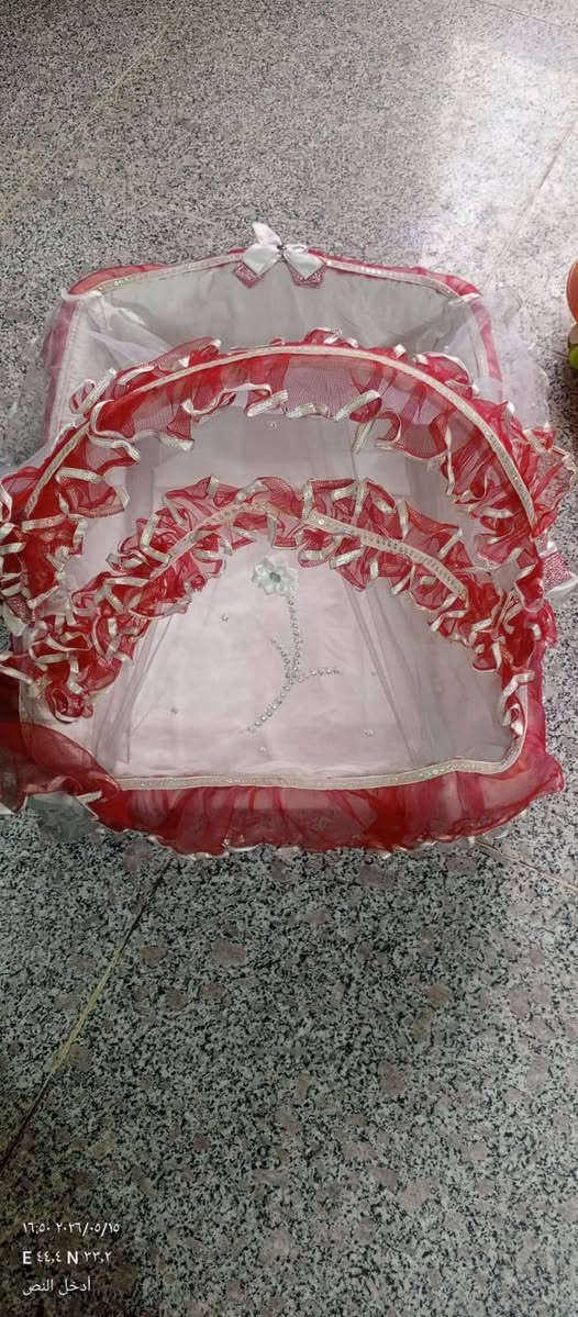 بغداد السيديه 
حجله 10 الف نظيفه كاروك 5 الف سرير طفل يصير مستوه سرير الام سعره65 الف غير مستعمل نضافه 95 بل مءه.      *********** وتساب
