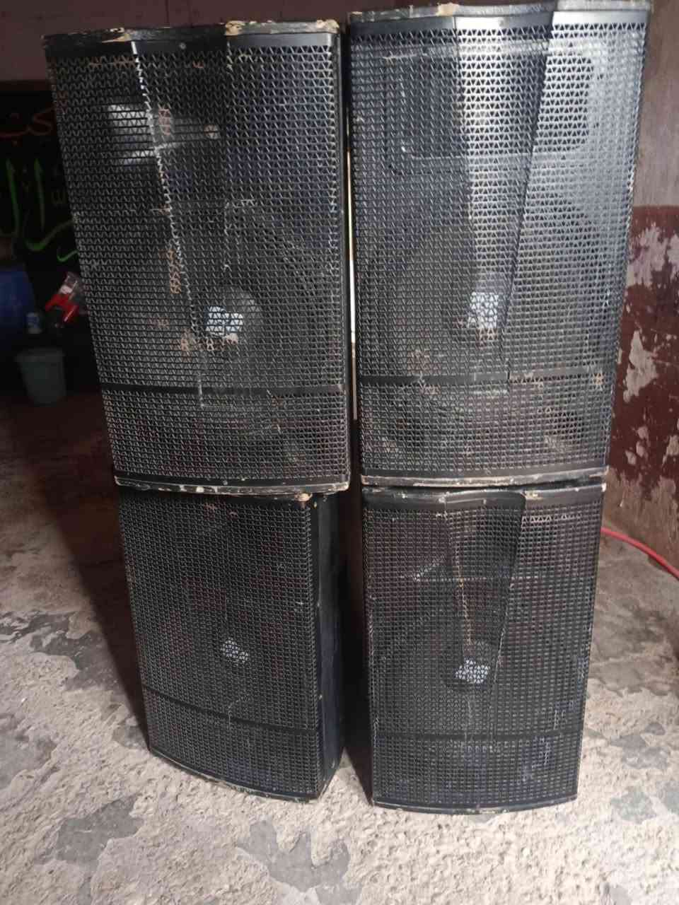 السلام عليكم سماعات اللبيع مستخدمات سماعات مامصلحات ابد نضيفه الاتصال عله هذا الرقم ***********
***********
