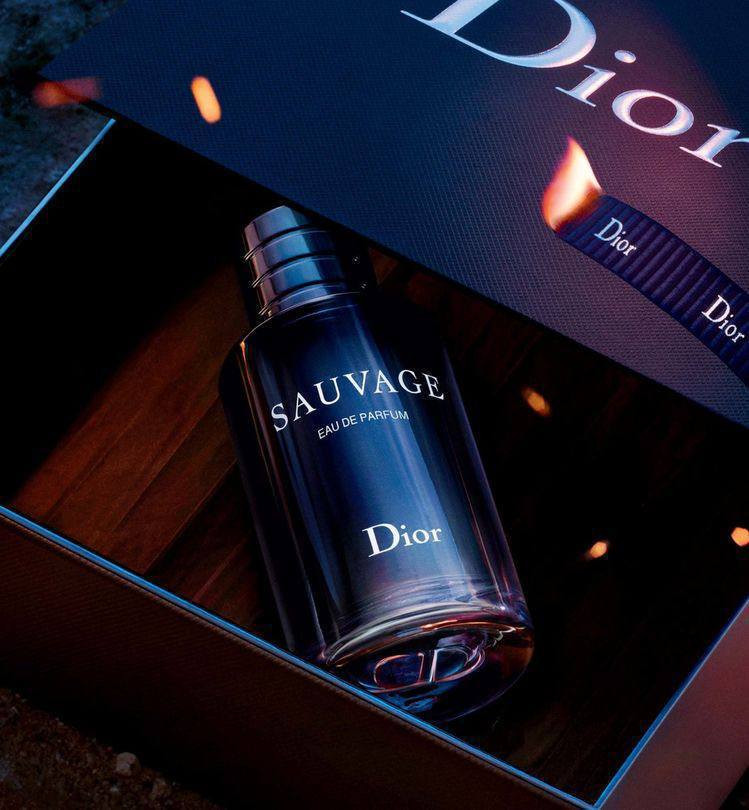 💙عطر سافاج الأسطوري💙
SAUVAGE😎
عطر الفخامة والرجولة 💪
البرفيَوم الأكثر مبيعآ وآثاره بالعالم 🏅
عطر سوفاج اطلقته ديور وتميز بكونه اكثر العطور الرجاليه اثاره 
عطر سوفاج هو العطر الرجالي الأشهر من بين العطور الرجالية حول العالم فإنه يتمتع بتركيز عطر يلفت إنتباه العديد من الرجال و يعجب النساء ايضاً لأنه افضل عطر ديور رجالي قامت بتقديمه هذا الماركة الرائعة لإنتاج العطور الجذابة.
وهوه ثوره في عالم العطور فهو تركيبه جريئه وقويه تمنح انتعاش والثقه للرجل وهو عطر كلاسيكيه الخالده َرمز للذوق الرفيع ♥️
حكايه من حكايات الجمال والأداء الخرافي وتناغم النوتات العطريه من افخم العطور 
رائحه تخطف الأنظار 

السعر 12 الاف  
🚘 يوجد خدمة توصيل لجميع محافظات العراق ٤ الاف فقط 🚘


**إذا كنت صاحب هذا الإعلان وتريد حذفه لأي سبب، رجاءا أرسل رسالة إلى الدعم الفني**