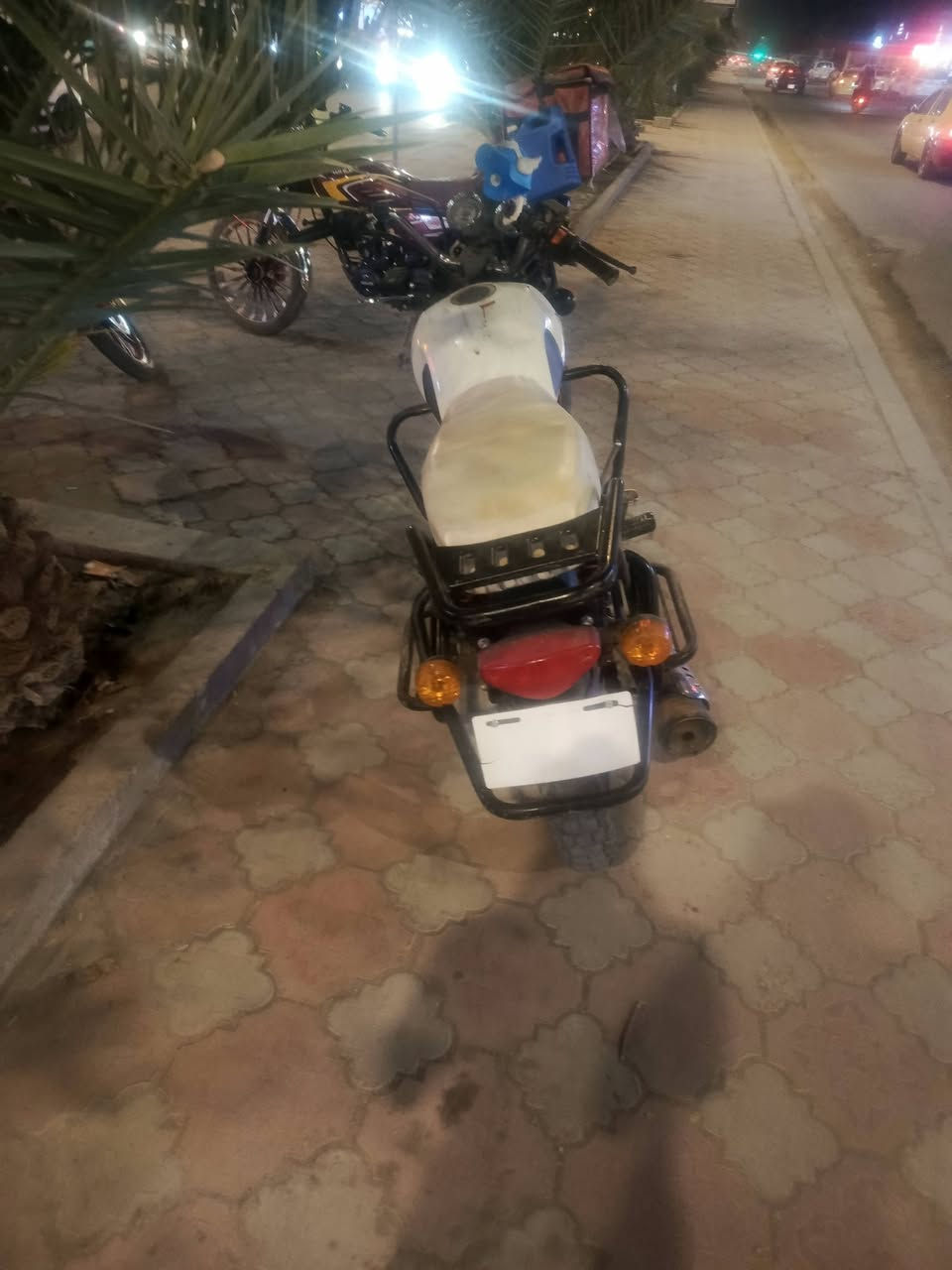 سلام عليكم
دايوان موديل ٢٢اوراق سحب ما بيه اي نقص  وبي مجال مكاني تقاطع لقدس شراي اتصل عل رقم ***********
