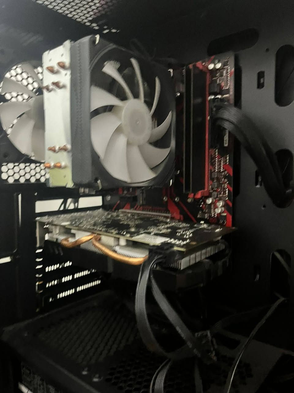 مواصفات بالصوره

RX 580 8 g

R3 3100

رام 16dd4

M.2 256 كيكا

باقي مواصفات بأخر صوره

مع مايكروفون حاسبه موضح بالصوره

مع سبيكر خارجي اصلي ماركه TGL

مع سماعات تجاري بيها مايك خارجي مال حاسبه

مع يو بي اس اوفلاين حجم ٨٥٠ 

كيبورد ميكانيكي بلو سويتج حجم ١٠٠

مع ماوس جيمنج ١٠ الف dpl ماوس بي ٣ مودات واير بلوتوث واير ليس 

كل الي ذكرته RGP اضائه متغيره

مع شاشه حجم ٢٤ هيرتزيه شاشه ٧٥

ضمان سبوع عل كل قطع

حاسبه تشغلك كل العاب بس العاب قويه تشغلها اقل جرافيك تنطيك فوك ٩٠ فريم

جربتها بعض العاب

دلتا فورز ١٣٠ فريم

ارك رايدرز ١٠٠-١٦٠ فريم

ببجي ١٢٠ فريم

استعمال ٤ شهور  

تفيد الي يدورون تجميعات اقتصاديه
سعر 650 قفل 
***********
