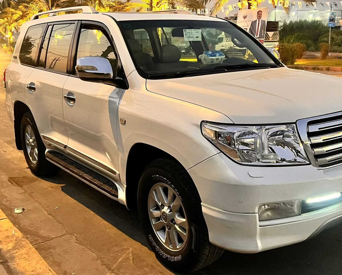 سلام عليكم عندي لاندكروز موديل 2011ستينيه  اصل مكفوله كفاله عامه ماشيه 200بسمي السعر 325$ او بيه مجال  ***********
