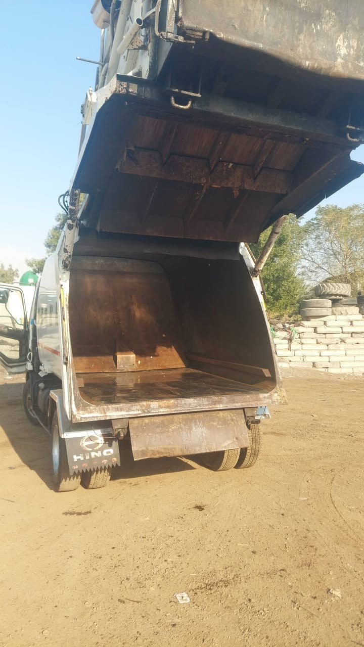 كابسة نفايات فوزه كرستال دخول جديد
محرك 17 قبق اسود 
كبسه 8.5استعمال اليابان 
كابسه بلاديه اومكفوله  من كلشي  
العنوان بغداد الكرخ 
تصل***********
