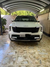 سورنتو 2024 سته سلندر ماشية 16 الف بانراما تشغيل عن بعد بصمة ابواب بصم...