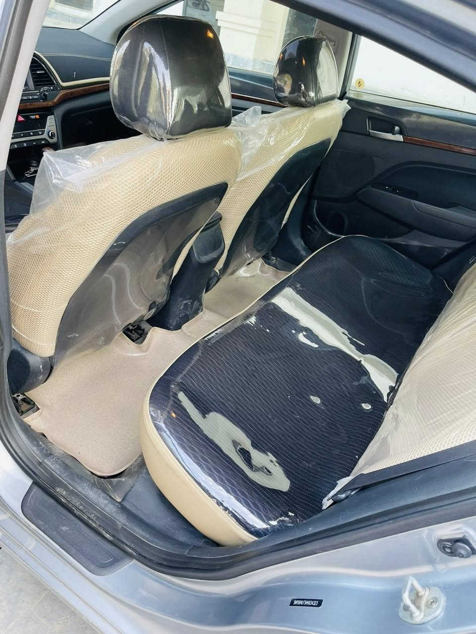 سلام عليكم مكلف بنشر شراي يتصل 

النتره مديل 2017 أجمل مديل بل النتره 

فول. لمتدد اعلى فئه 

فتحه 

بصمه أبواب 

بصمت تشغيل 

كشن. كهرباء 

خزن ميموري 

تدفئه بل كشنات 

اشارت ترحيب. 

لد امامي 

لد خلفي 

بعد بيها هواي موصفات 

ملاحضه مكينه مبدله جديده بل كارتون 

صدر  جديد منضومه  تبريد. كوله جديد 

سياره حادثها بس دعاميه فقط او اجت من امريكا. كلير فقط. مثل ما موضح بسونار 

شواصي لغود كفاله 

سياره مال بيت وبل عافيه عل ياخذها 

شراي يتصل ‭٠٧٧٠ ٩٠٥ ٨٧١٦‬

السعر 125وبيها  مجال

مكاني بغداد الوشاش
