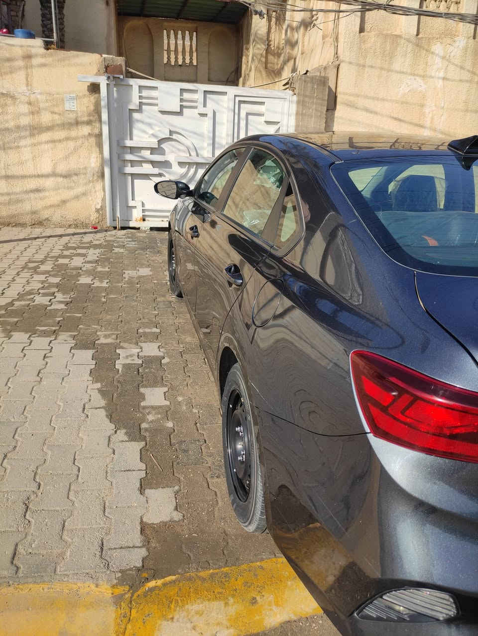 السلام عليكم
فورتي 24
حادث فقط باب خلفي ومبدله بأصلي وكاله
بارد قليل بالباب مالت  السايق 
السياره جديده  نص فول 
كامره دواره 
شاشه كار بلي 
تحكمات استيرن 
مثبت سرعه
مانع انزلاق 
قياده ذاتيه 
 رقم معوقين وكاله عامه من صاحب الرقم 
السعر 165وبيه مجال
 بس الجناي تفيده 
***********
