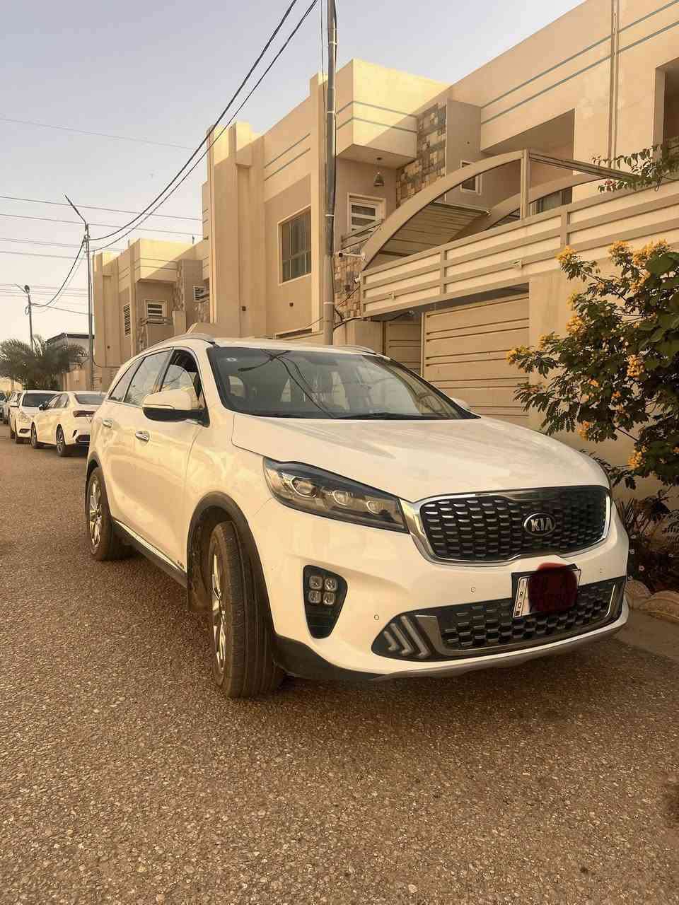 سورنتو موديل 2020 
رقم النجف وارد خليجي 
محرك 6 سلندر  7 راكب 
تدفئه تبريد فول  
المحرك جيد 
الكير جيد 
االكه بائيات بلادي 
شرط الفحص 
المسافه المقطوعه 90 الف كيلو متر 
السياره نظيفه  مصبوغه صبغ عااام كل السياره مصبوغه صبغ درجه اولى 
السعر 170 ورقه وقابل للتفاوض بيع فقط بدون مراوس 
السياره في النجف الاشرف 
***********
