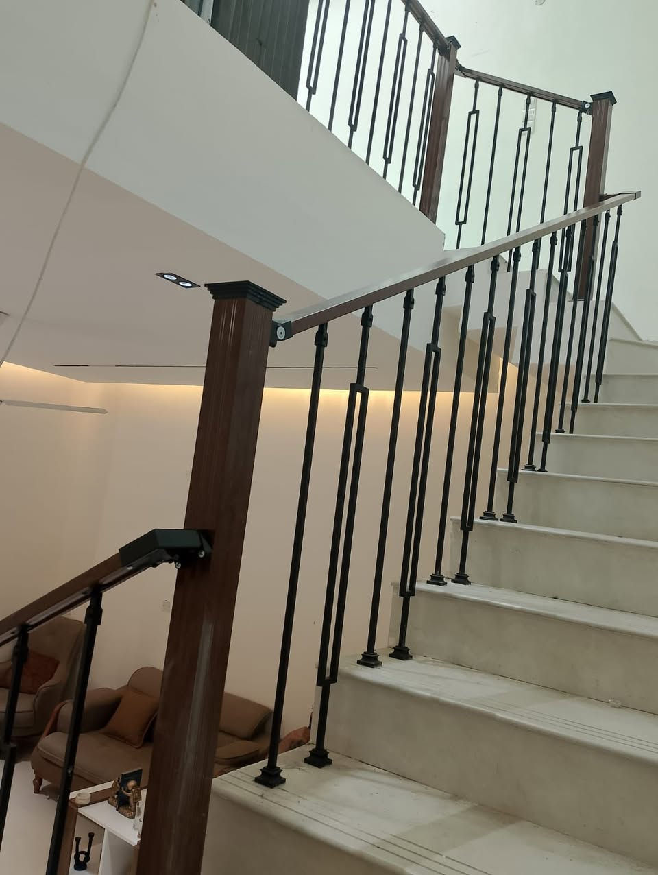 تم التنفيذ في الناصرية 
محجر حديد كلاسك ومودرن 
متوفر جملة ومفرد 
*********** 
الناصرية السيف خلف المصرف العقاري
