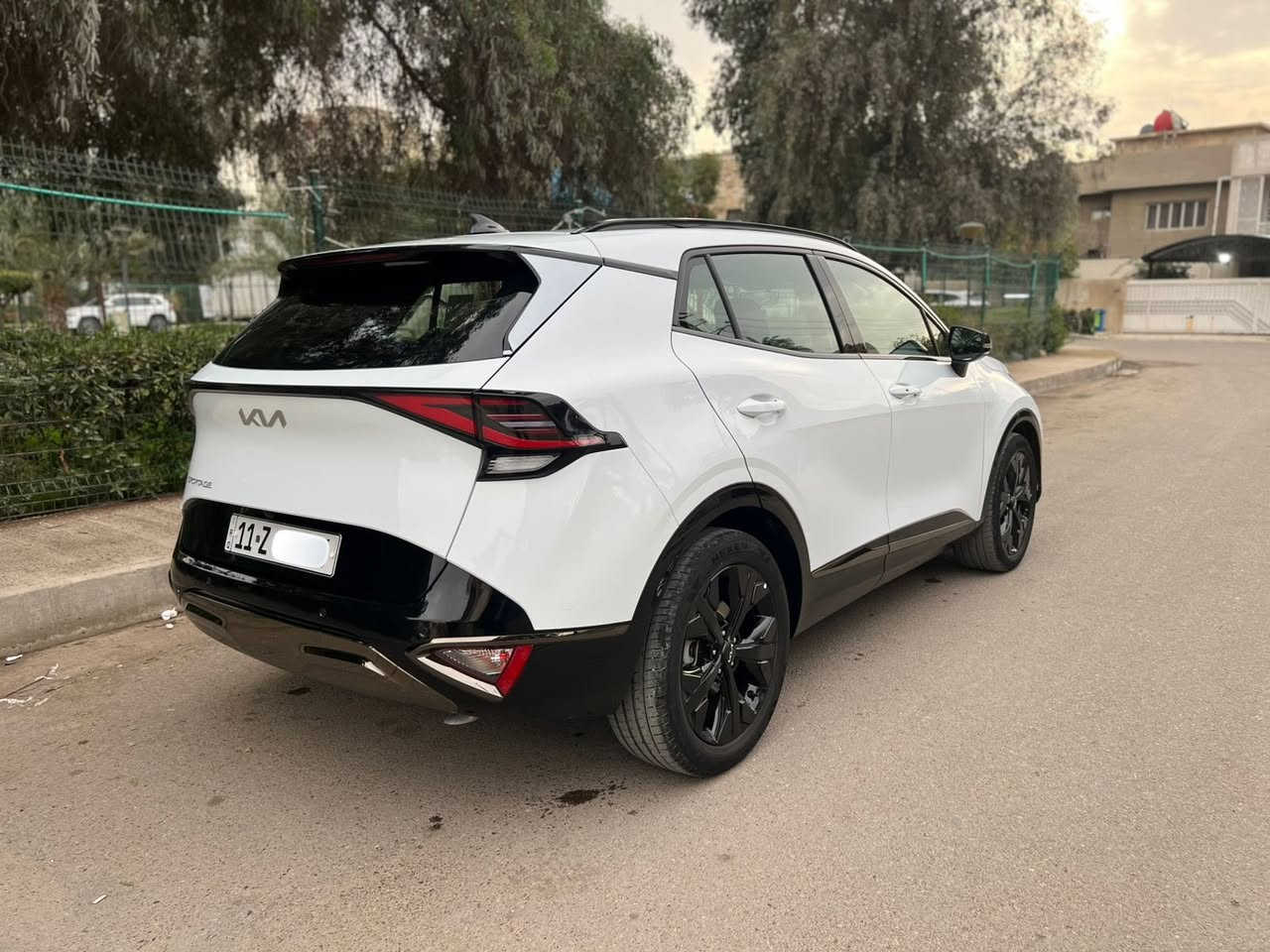 السلام عليكم
كيا سبورتج  ٢٠٢٥  وكاله الدوليه خليجي بحاله الشركه كفاله عامه 
ماشيه ٨٠٠٠ كيلو متر 
بلاك توب 
فوول مواصفات بدون بانوراما 
داخل جلد زيتوني 
الكراسي الاماميه كهرباء 
صندوق كهرباء 
حساس امامي خلفي 
شاشه وكامره 
تحكم مقود جهتين 
مرايه كهرباء 
كراسي تدفئه مع لستيرن 
اشاير بالمرايه 
شاحن واير لس 
السعر   ٢٤٣  ورقه  $ 
مكان السياره بغداد الكراده 
للاستفسار / ***********
