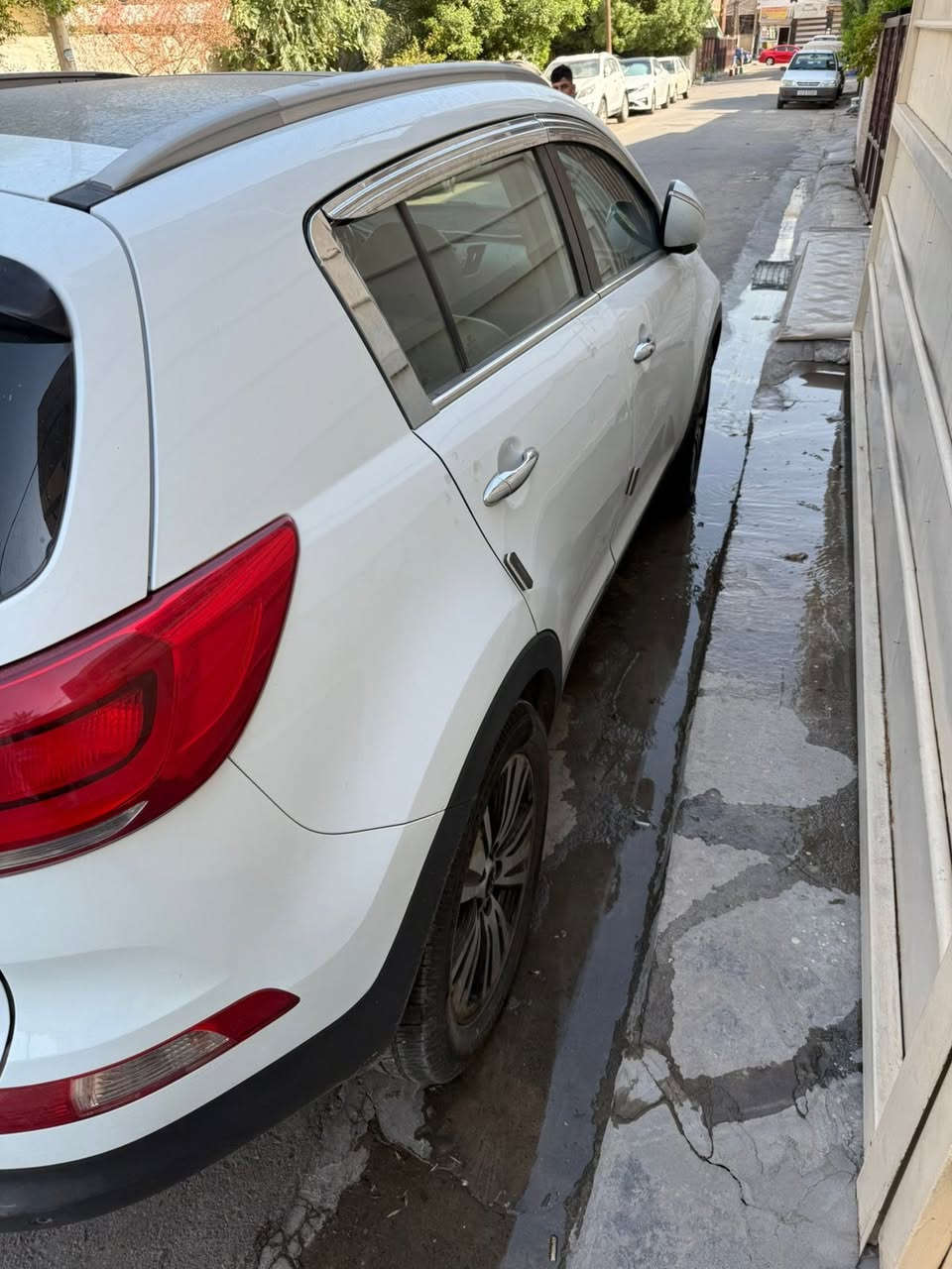 السلام عليكم 
سبورتج خليجي للبيع موديل 2016 
السياره فول مواصفات بصمه بانوراما مري شفط كرسي كهرباء 
كفاله عامه بيها فقط بارد بالباب الخلفي عكس السايق اما باقي السياره مكفوله كير ومحرك مكفولات 
السعر 170 وبيها مجال 
***********
