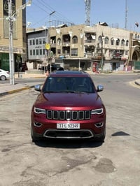 جيب كراند شيروكي لمتد فوول 2022 اخر اصدار لون ماروني رقم بغداد انكليزي...