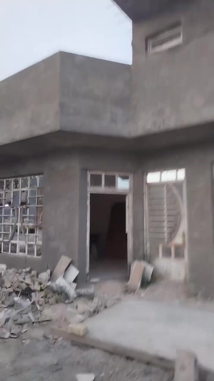 السلام عليكم بيت الإيجار بسويب مساحه ١٠٠ زيرو الخلفه هسه طالع منه تفاصيل أكثر اتصل على الرقم ***********
