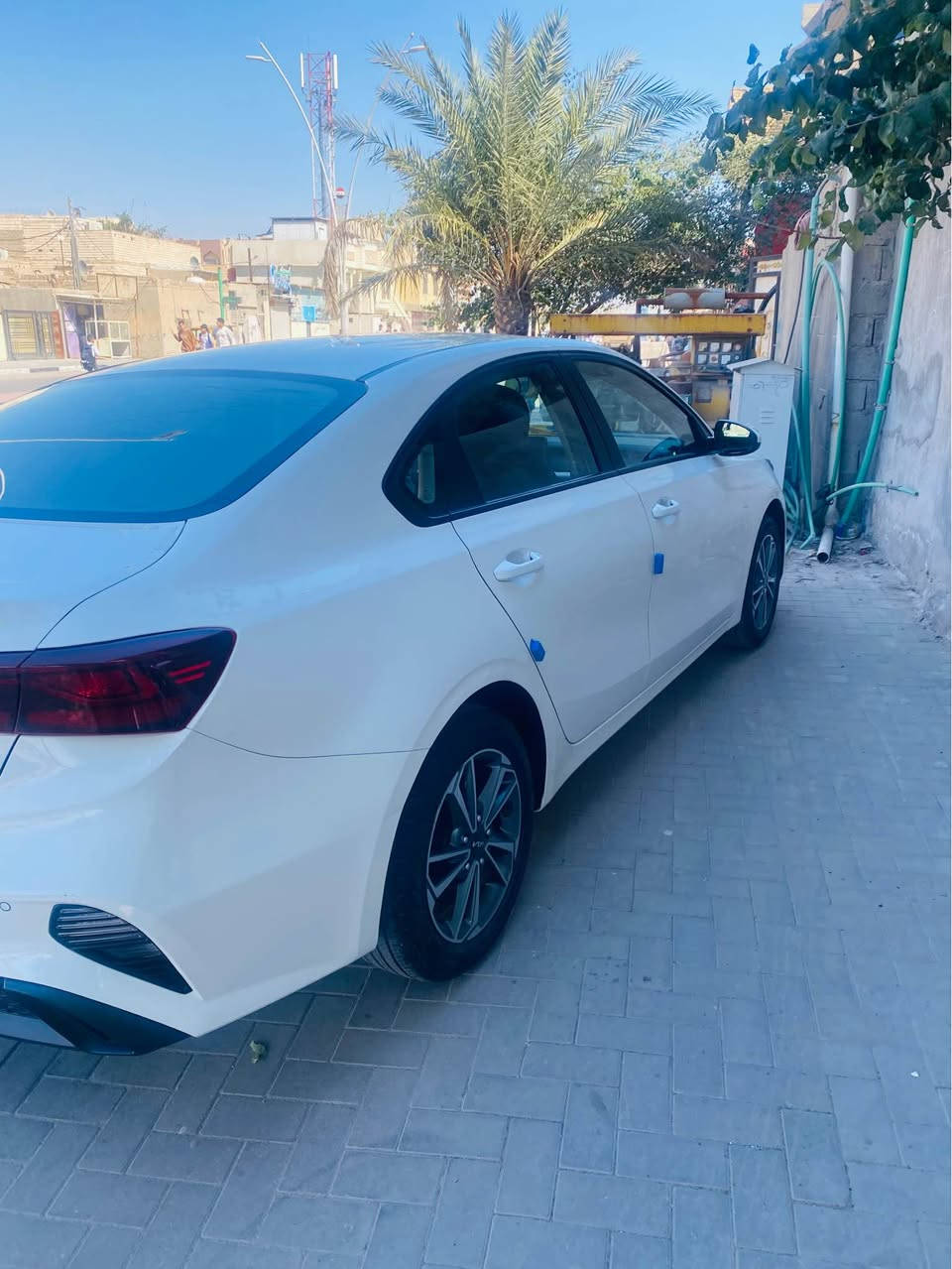 السلام عليكم ورحمة الله وبركاته سيراتو خليجي للبيع موديل 2022 رقم أربيل السياره كفالة عامه كير ومكينه وحدادية استخدام شخصي راعيها موظف مكينه 1600 المرغوب 
السعر 163$
البصره حي الحسين شارع الطاگ *********** البصرة, العراق
