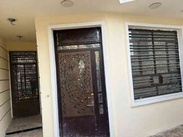 يا الله سلام عليكم دار البيع في منطقه الهياكل قريب عله شارع المطار
مساحه ١٥٠ م الوجه ٦ ونزال ٢٥ الستفسار  

   السعر 320وبي مجال         ***********
