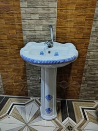 مغسله للبيع نضيفه كل عيب مابيه ويه خلاط اصلي جاهزه بس اشد سعره 25 شراي...