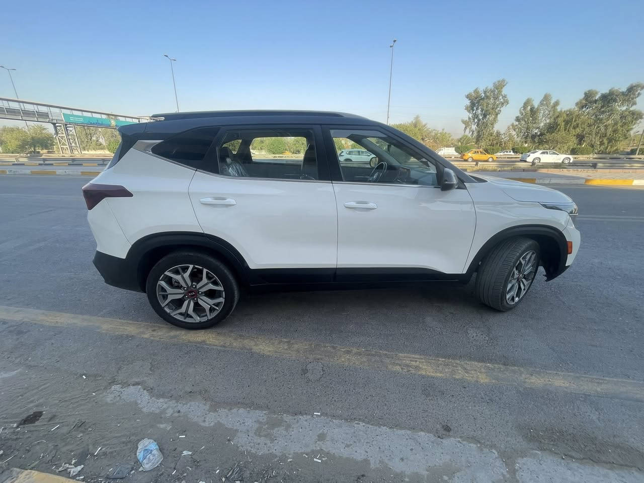 السلام عليكم. سياره سيليتوز. مديل 2021.   السياره.  تو كلر.  تحكمات. ستيرن.    مكينته.  1600 تيربو.     وارد أمريكي.  بيه.  جاملخ وبنبدا.    وبيه. قطعتين.  كلير.     ماشيه.  88.000 km.   السعر  145.  وبيه مجال.  المكان. بغداد.  سبع أبكار.    الرقم. ***********. 
. .  متواجدً
