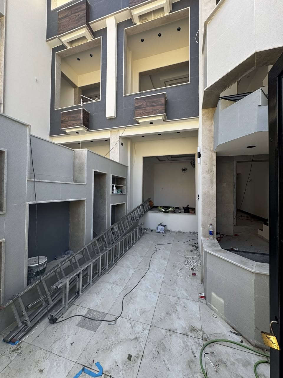 🏠دارين للبيع للبيع
📍الموقع حي المالية خلف دائرة بلديات نينوى 

مساحة كل دار 130 م الواجه 5.75 م 

↕️كل دار مكون من ثلاثة طوابق 

♦️الطابق الاول 

هول ومطبخ وصحيات وغرفة نوم مع سويت 

♦️الطابق الثاني 

استقبال وغرفتين نوم مع سويت وصحيات 

♦️الطابق الثالث 

غرفة نوم وبيتونا 

⬇️⬇️⬇️⬇️للاستفسار اتصل على الارقام ⬇️⬇️⬇️⬇️

👤فيس بوك #مكتب دلتا لتجارة العقارات 

☎️ كورك ***********

☎️ اسيا  ‭***********

📍باقي التفاصيل زورو مكتب دلتا لتجارة العقارات 

♦️سايدين الصديق  مقابل سنتر بغداد عمارة قاعة الخاتون للأعراس

⬇️ باقي العروض ومعرفة السعر 

داخل صفحة #مكتب_دلتا_لتجارة_العقارات
