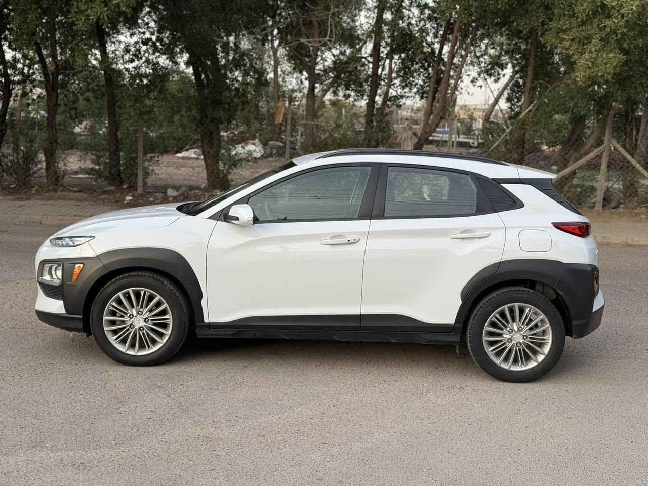 هونداي كونا 2018 وارد امريكي 
السياره مكفوله من الصبغ
بارد بطرف البنيد فقط
وبدون دواخل
مواصفاتها 
بصمة تشغيل وابواب 
شاشه كبيره 
كامره دواره 
فول رادارات 
تحديد مسار
حساسات اماميه 
اشاير بالمري 
محرك 2000 دوش 
تحكمات ستيرن جهتين 
تشغيل عن بعد
ماشيه 47 الف 
تدفئه بالكشنات
نظام اي بي اس
نظام ايكو اقتصادي بانزين
السياره جديده 
السياره رقم بغداد وباسمي 
السعر 143 
للاستفسار***********
