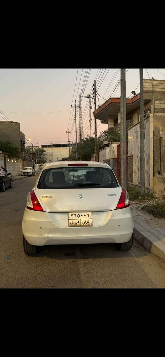 سوزوكي سويفت هاتشباك 2014 خليجي

سيارة استخدام شخصي 
مكينة جيدة ( محرك 1400)
ياباني السيارة اصل
كير جيد
تخم تايرات جديدة
كهربائيات السيارة كلها تعمل
تحكم مقود ، 
مثبت سرعة ، 
بصمة ودخول ذكي
بصمة ابواب وبصمة جنطة

السيارة ماشية 145 الف كيلو
رقم اربيل ( ملاحظة منتهية السنوية تحتاج تجديد)
باسم معرض كردي معروف

السيارة نظيفة 
مكان السيارة البصرة 

سعر السيارة ٦٨ ورقة وبيها مجال بعد المعاينة
رقم التواصل :*********** البصرة, العراق
